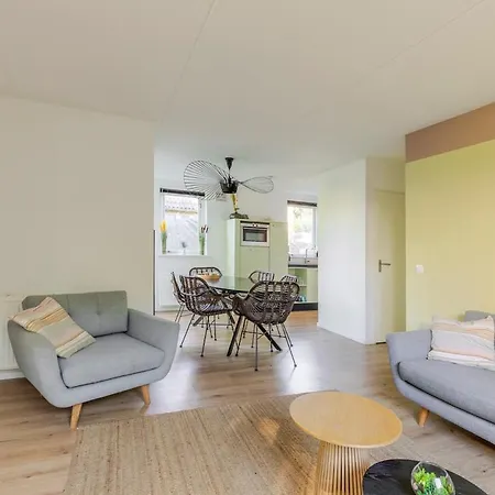 Casa vacanze Stylish Vacation With Hot Tub And Sauna