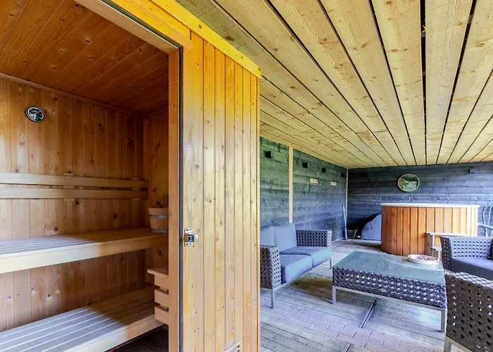 펜션 Stylish Vacation With Hot Tub And Sauna *