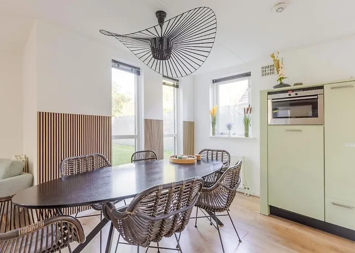 Stylish Vacation With Hot Tub And Sauna Ewijk