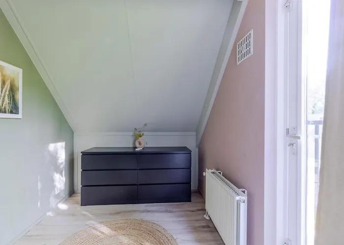 Stylish Vacation With Hot Tub And Sauna 펜션 *