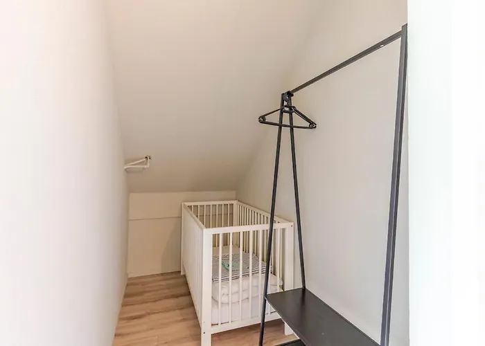 Stylish Vacation With Hot Tub And Sauna Nyaraló Ewijk