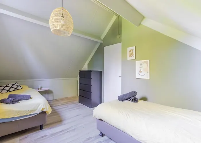 Stylish Vacation With Hot Tub And Sauna *